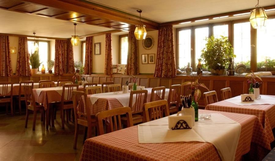 Karpfenhotel & Herrenhaus Im Gasthaus Sindel-Buckel Feuchtwangen Esterno foto